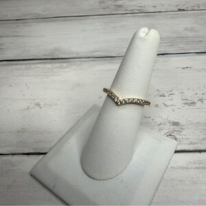 Kendra Scott Gold V Ring, pave stones, size 7